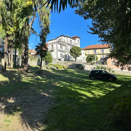 Simonetta Lägenhet Bee